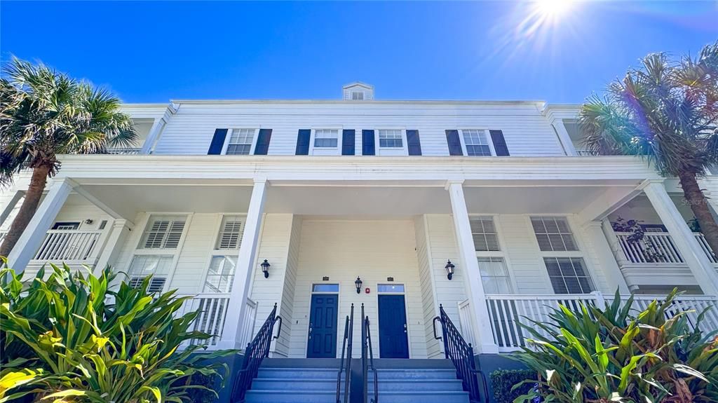 Exterior, Facade, American Foursquare