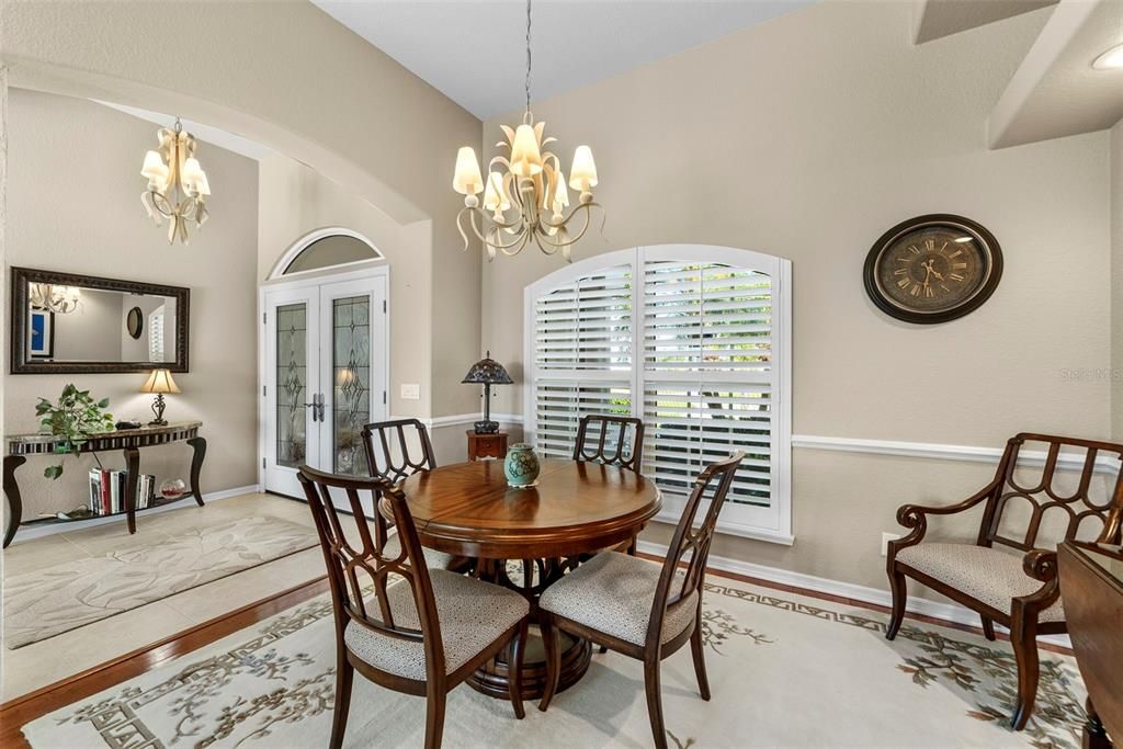 Chandelier, Dining room, Interior