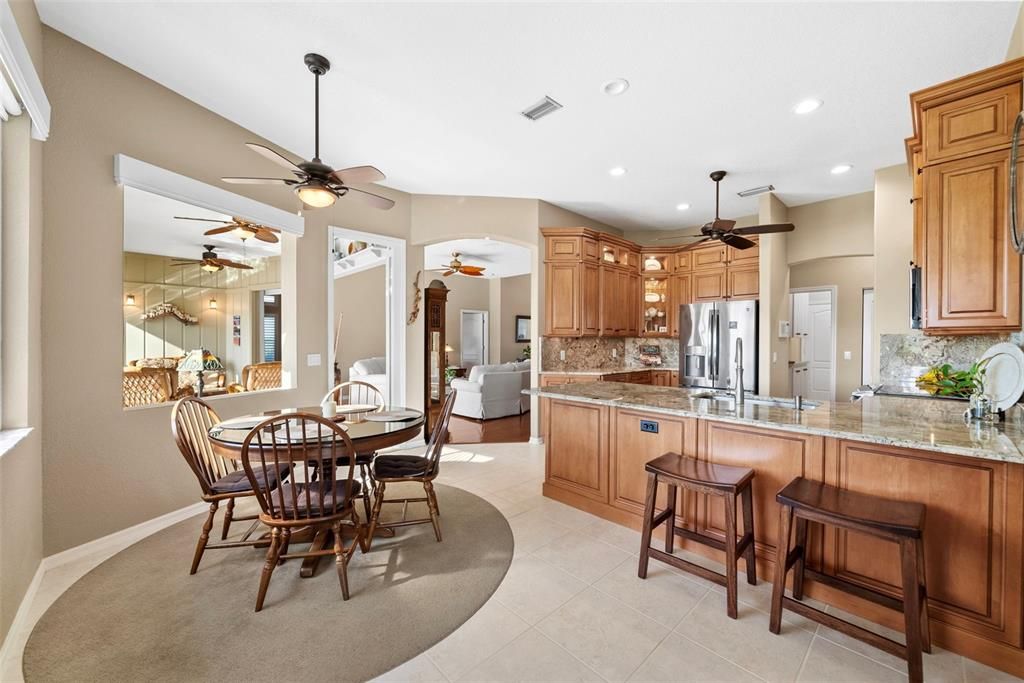Dining room, Interior, Kitchen, Recessed Lighting