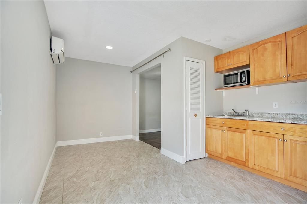 Empty room, Interior, Kitchen, Recessed Lighting