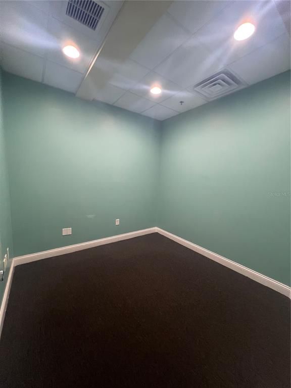 Empty room, Interior, Recessed Lighting