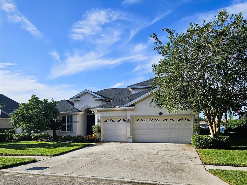 Attached, Exterior, Facade, Ranch