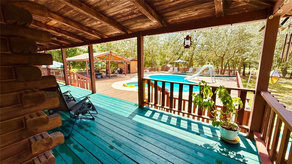 Exterior, Playground, Pool