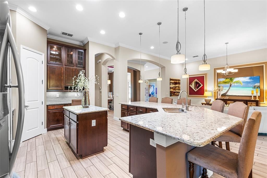 Dining room, Interior, Kitchen, Pendant Lights, Recessed Lighting, Wood Texture Flooring