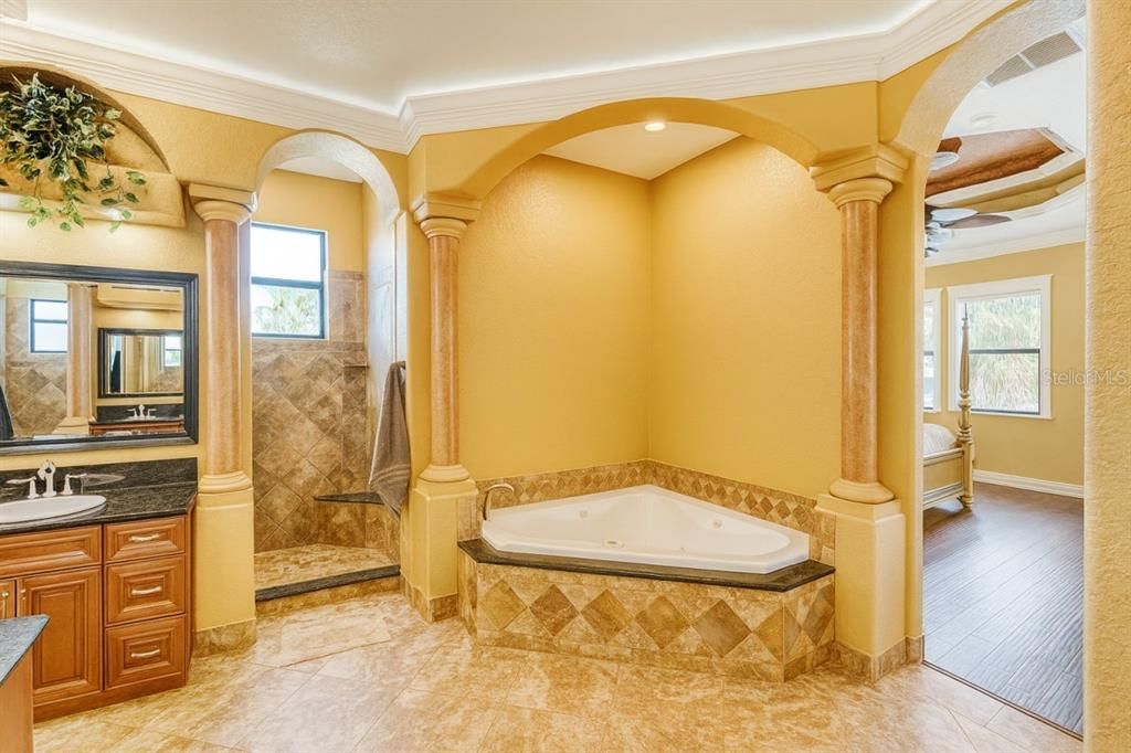 Bathroom, Interior, Recessed Lighting, Wood Texture Flooring