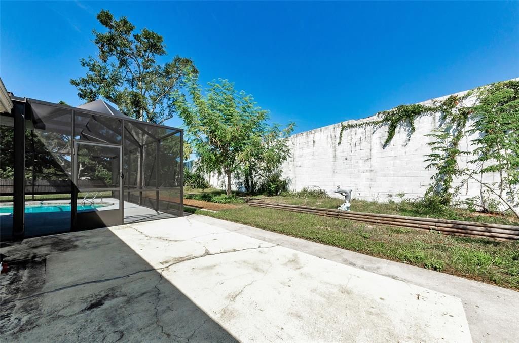Backyard, Exterior