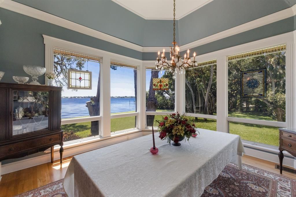 Chandelier, Dining room, Interior, Water, Wood Texture Flooring