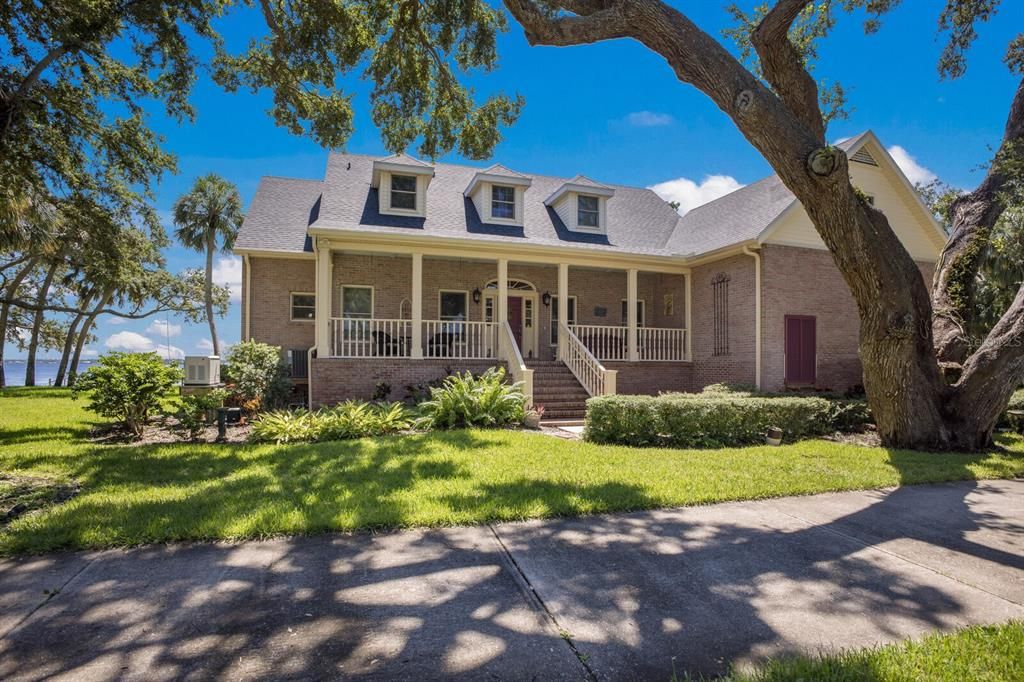 Exterior, Facade, Brick Facade, Cape Cod