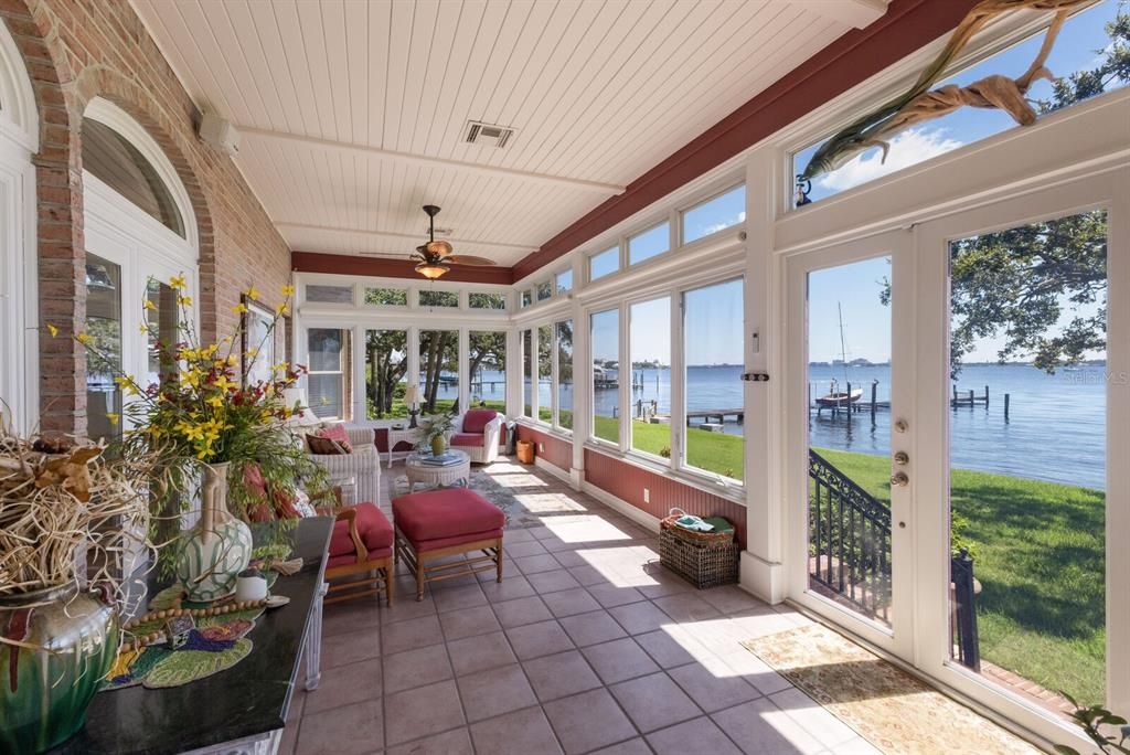 Interior, Living room, Sun Room, Water