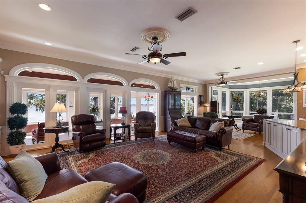 Interior, Living room, Pendant Lights, Recessed Lighting, Wood Texture Flooring