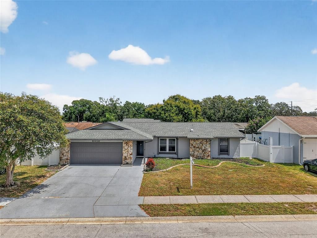 Attached, Exterior, Facade, Ranch