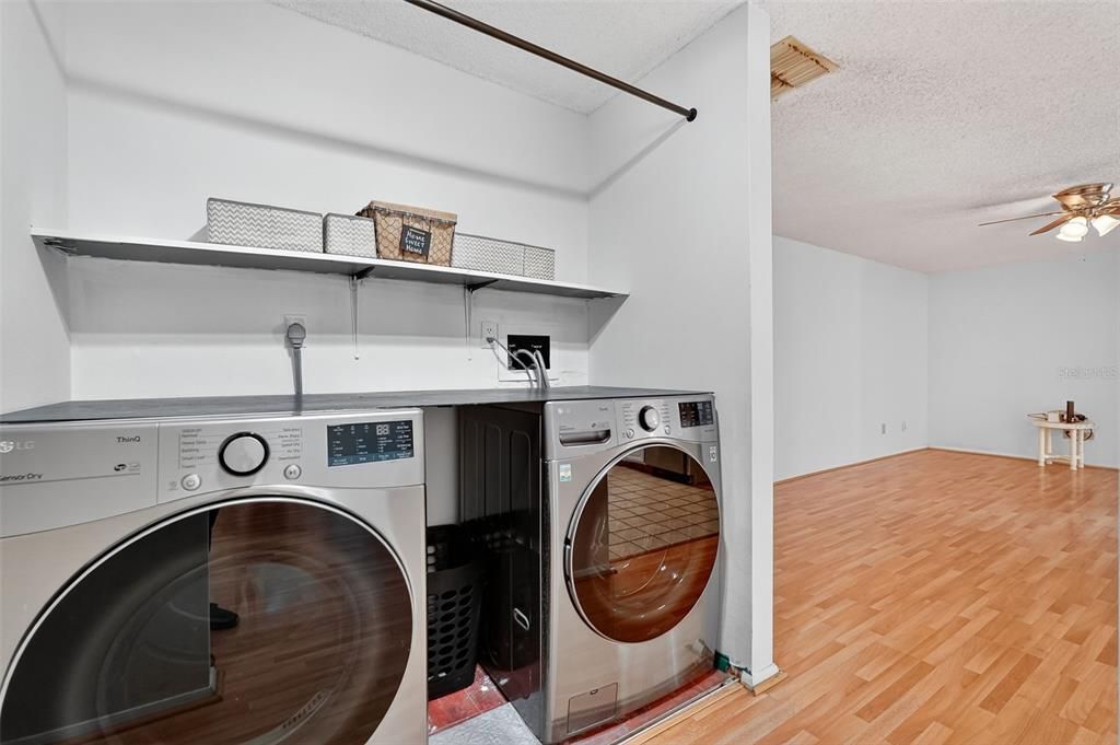 Interior, Washer, Wood Texture Flooring