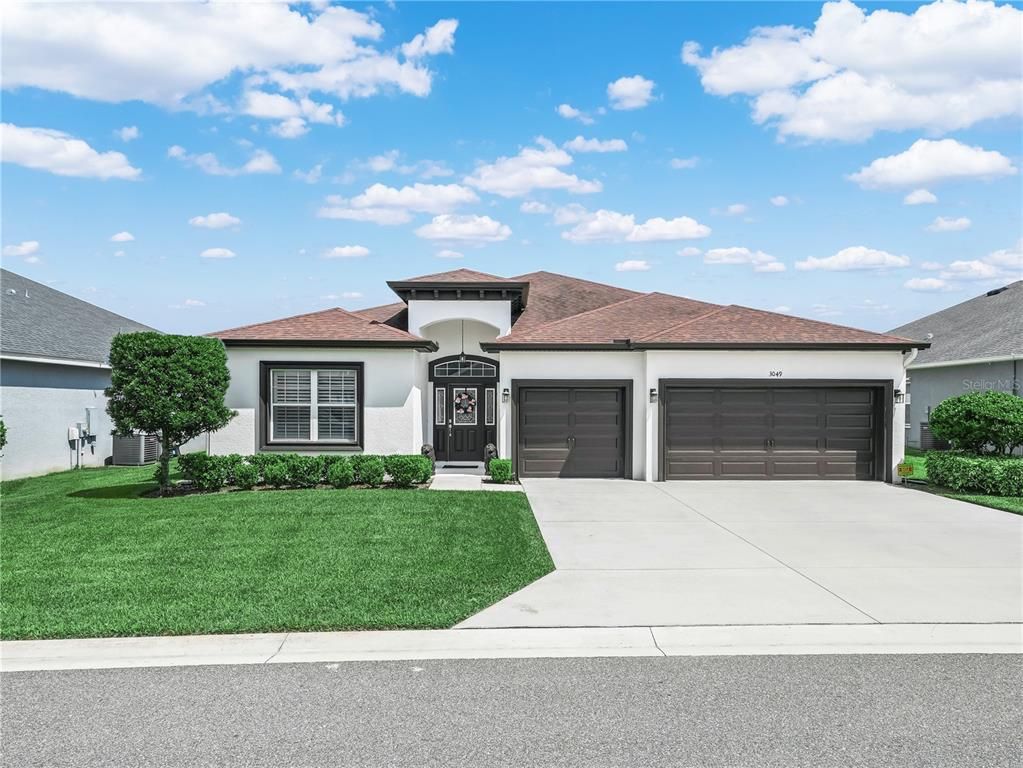 Attached, Exterior, Facade, Ranch
