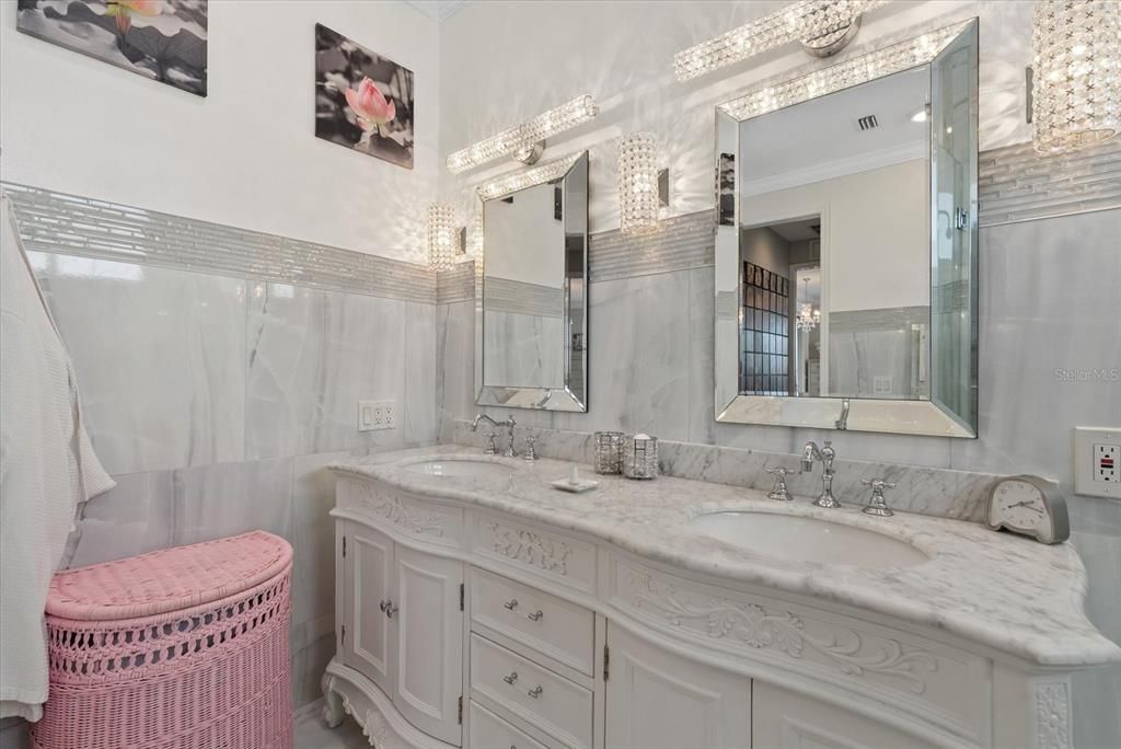 Bathroom, Dual Sink Vanities, Interior