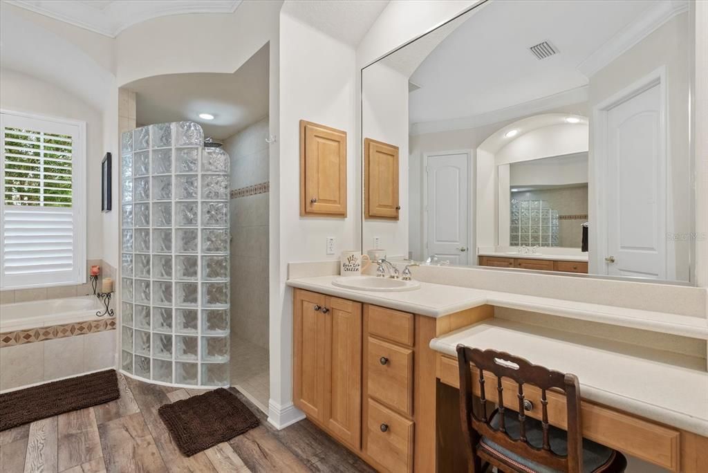 Bathroom, Interior, Recessed Lighting, Wood Texture Flooring