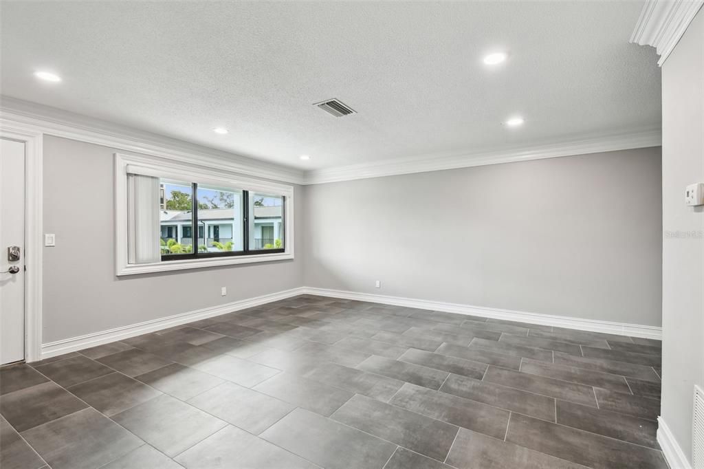 Empty room, Interior, Recessed Lighting