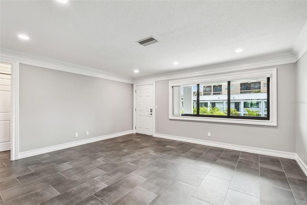 Empty room, Interior, Recessed Lighting