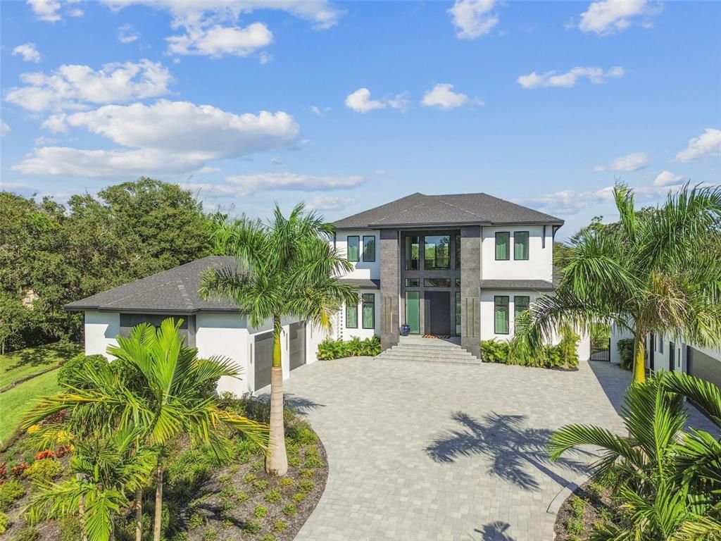 Exterior, Facade, Georgian