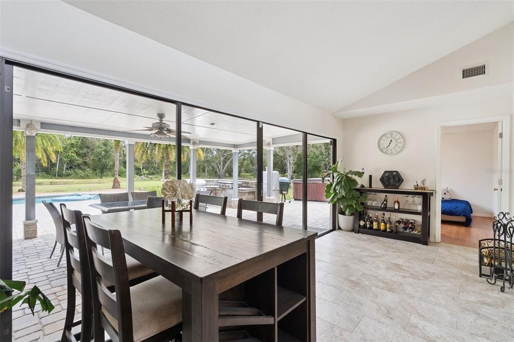 Dining room, Interior