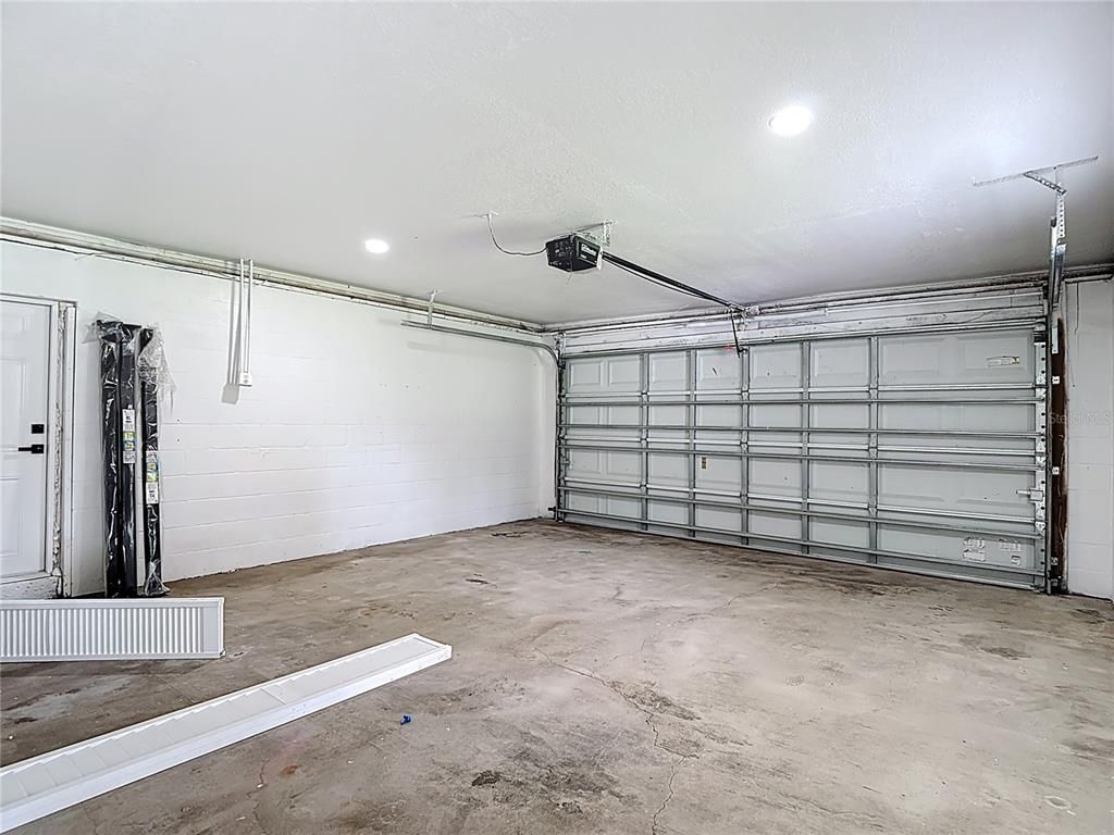 Garage, Interior, Recessed Lighting