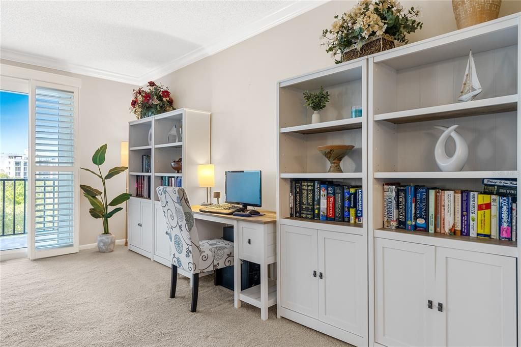 Home Office, Interior