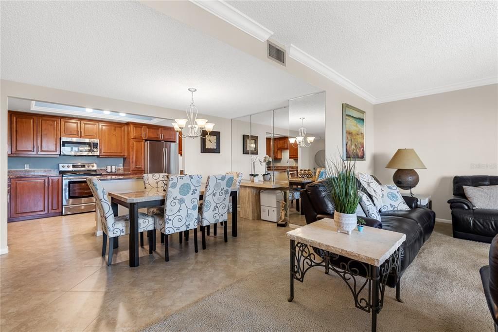 Chandelier, Dining room, Interior, Kitchen, Living room, Stainless Steel Appliances