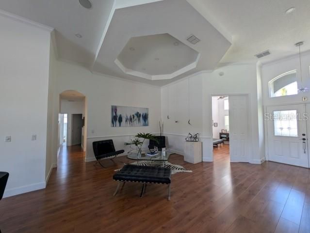 Interior, Pendant Lights, Recessed Lighting, Wood Texture Flooring