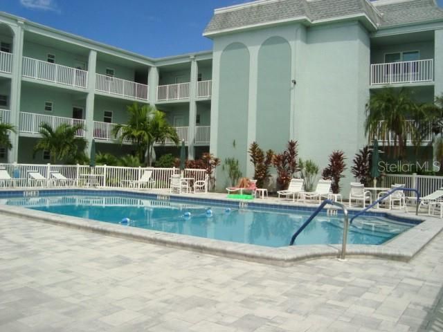 Exterior, Pool