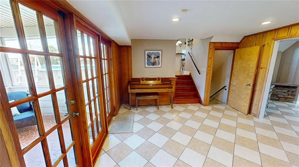 Interior, Piano, Recessed Lighting, Wooden Walls