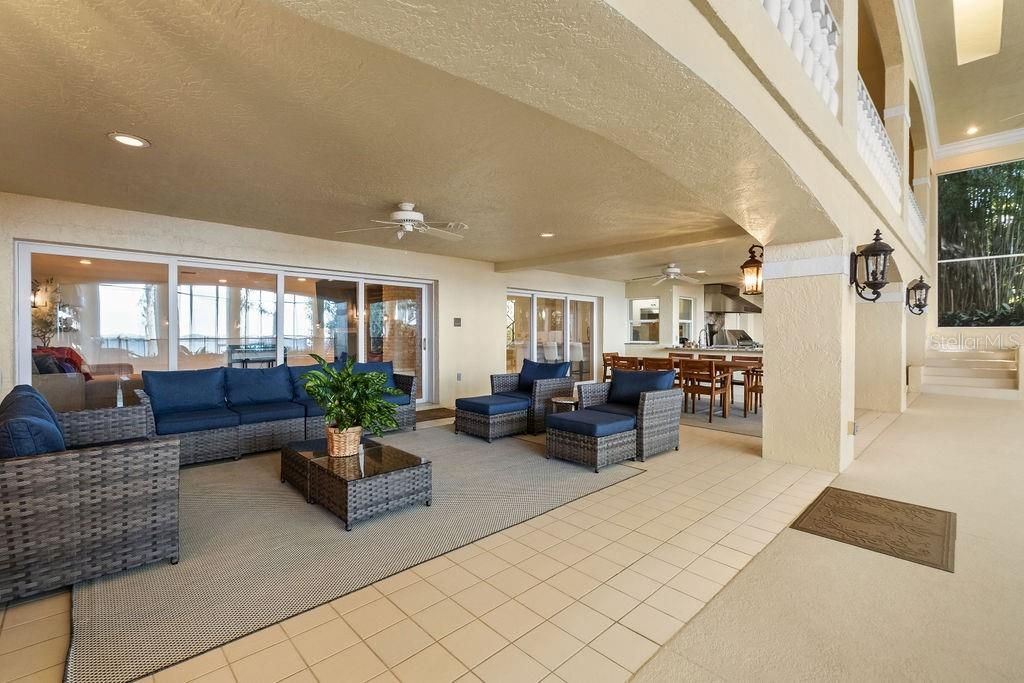 Dining room, Interior, Living room, Pendant Lights, Recessed Lighting