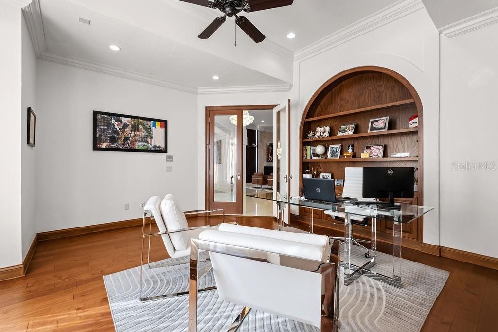 Home Office, Interior, Recessed Lighting, Wood Texture Flooring
