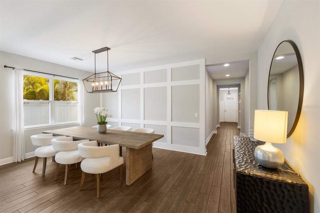 Chandelier, Dining room, Interior, Pendant Lights, Recessed Lighting, Wood Texture Flooring