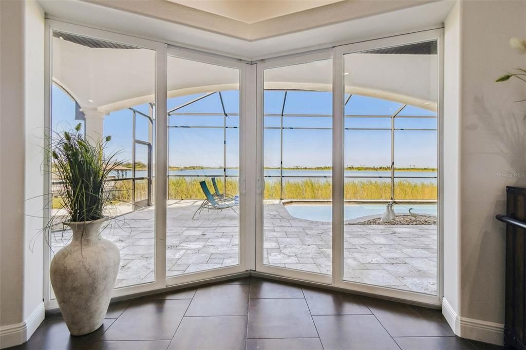 Interior, Sun Room, Water