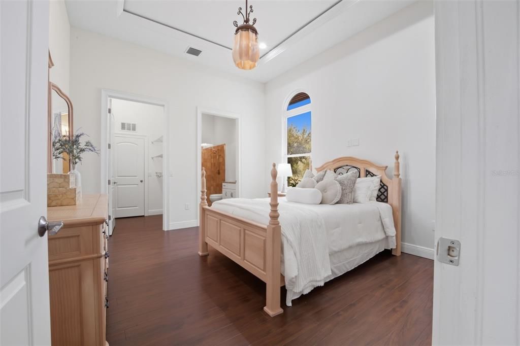Bedroom, Interior, Pendant Lights, Wood Texture Flooring