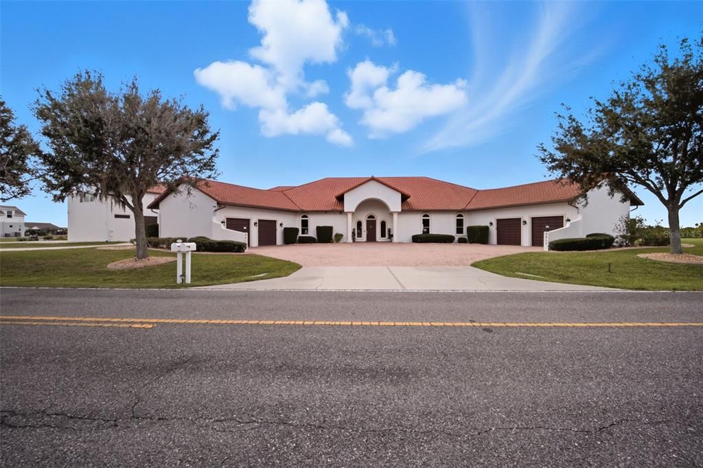 Exterior, Facade, Ranch