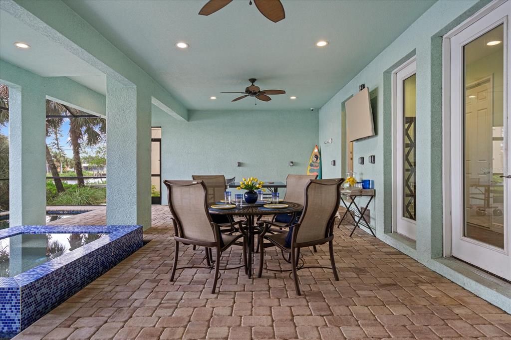 Dining room, Interior, Recessed Lighting