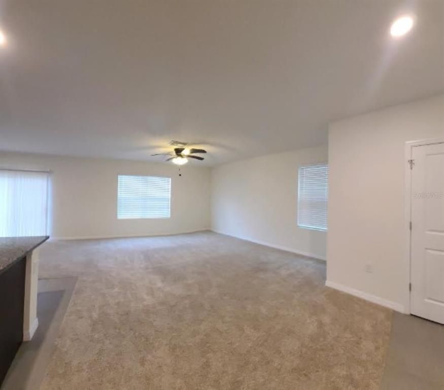 Empty room, Interior, Recessed Lighting