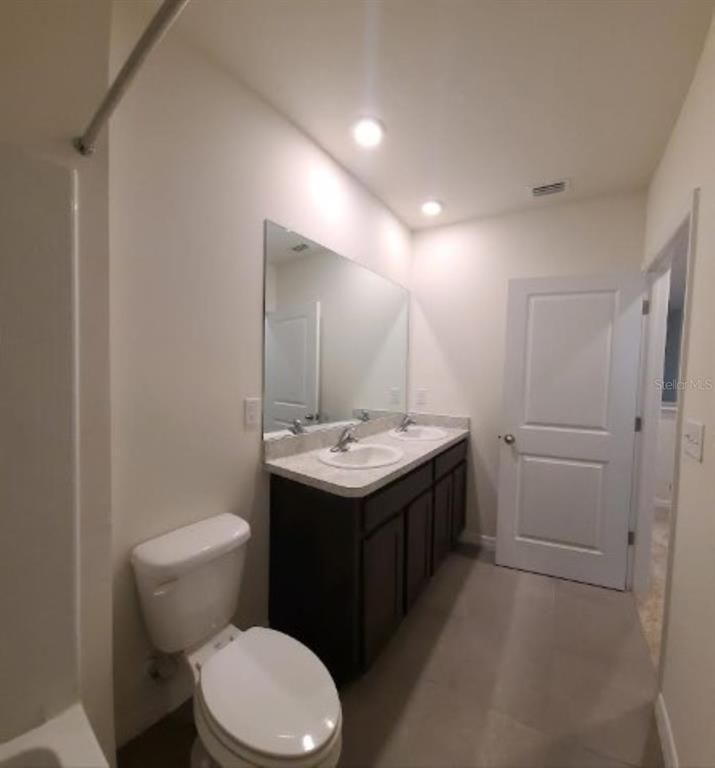 Bathroom, Dual Sink Vanities, Interior, Recessed Lighting