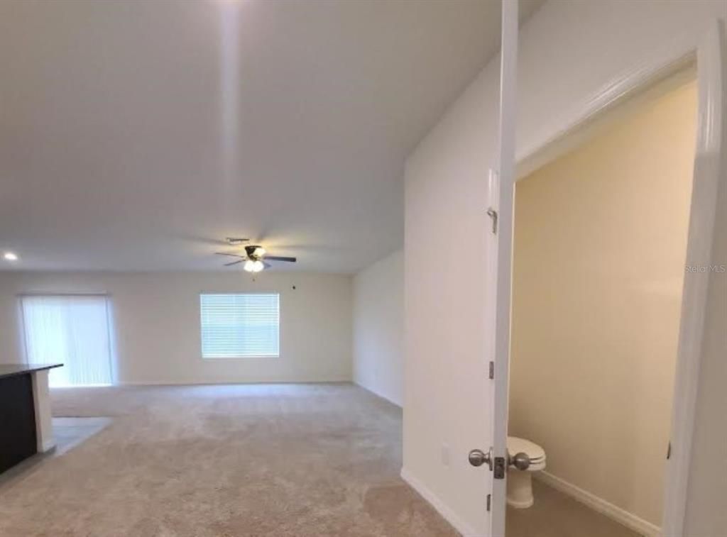 Empty room, Interior, Recessed Lighting