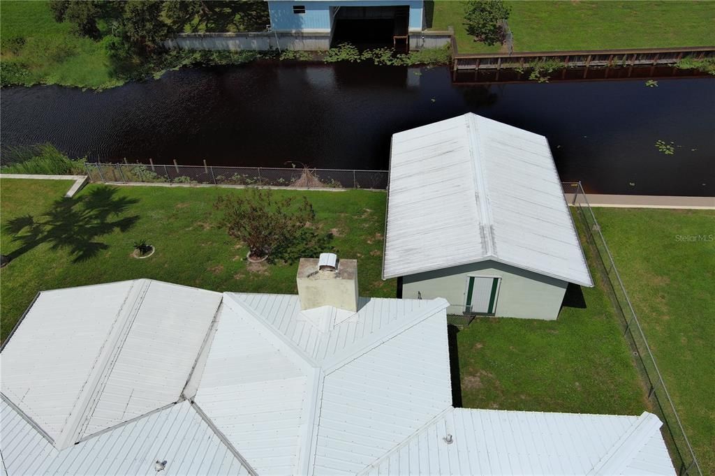 Exterior, Drone