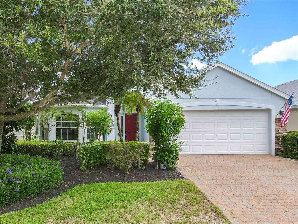 Attached, Exterior, Facade, Ranch