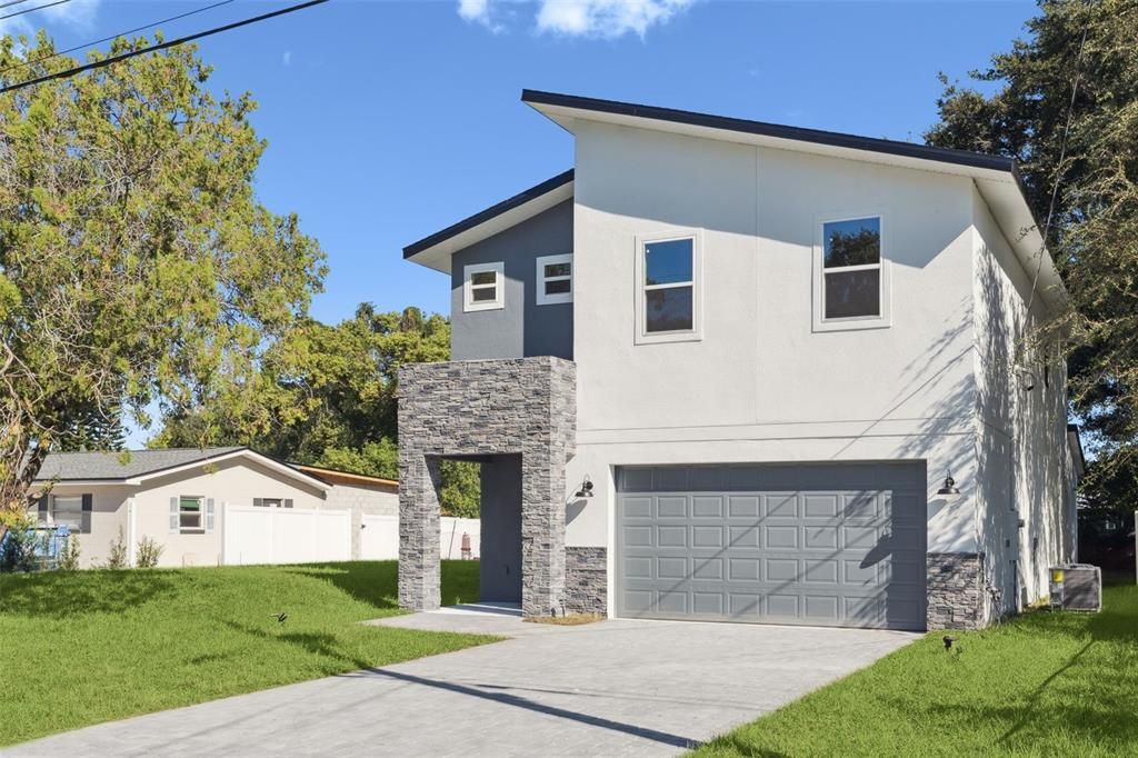 Attached, Exterior, Facade, Modern