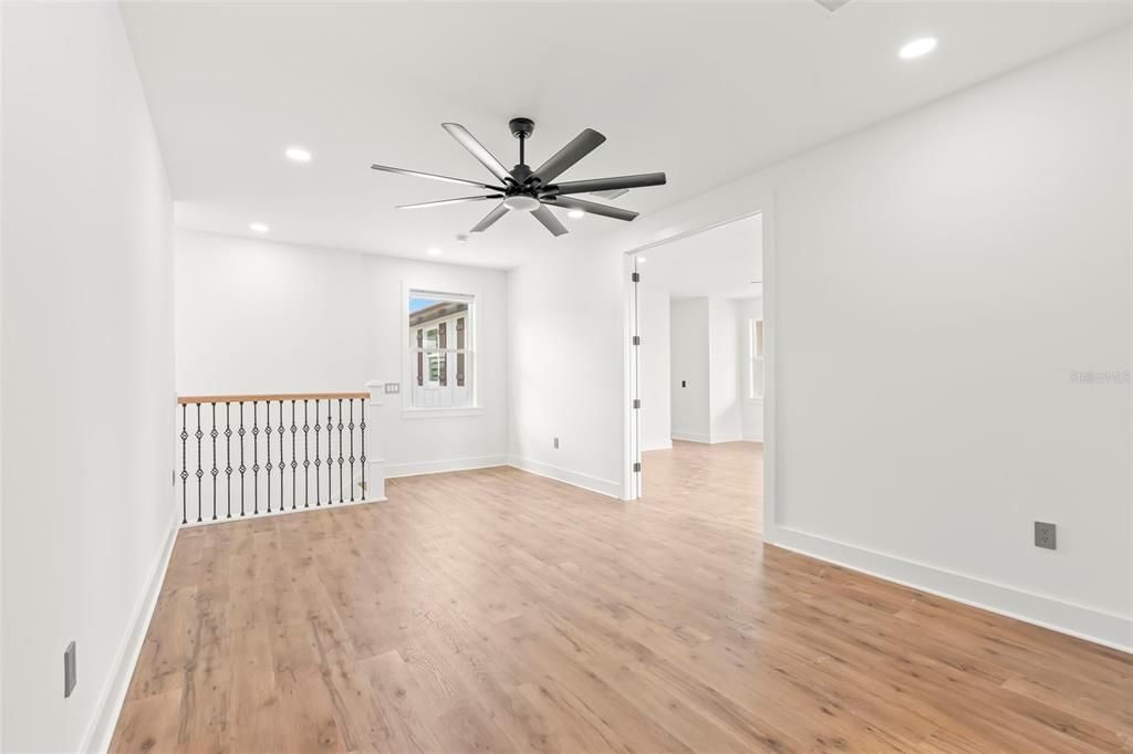 Empty room, Interior, Recessed Lighting, Wood Texture Flooring