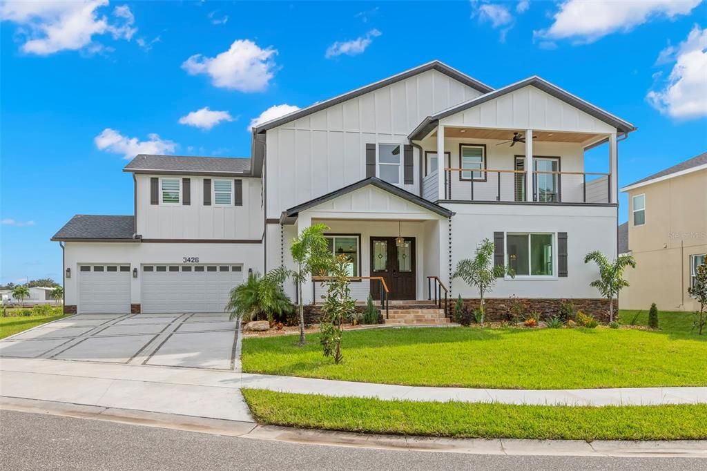 Attached, Exterior, Facade, Farmhouse