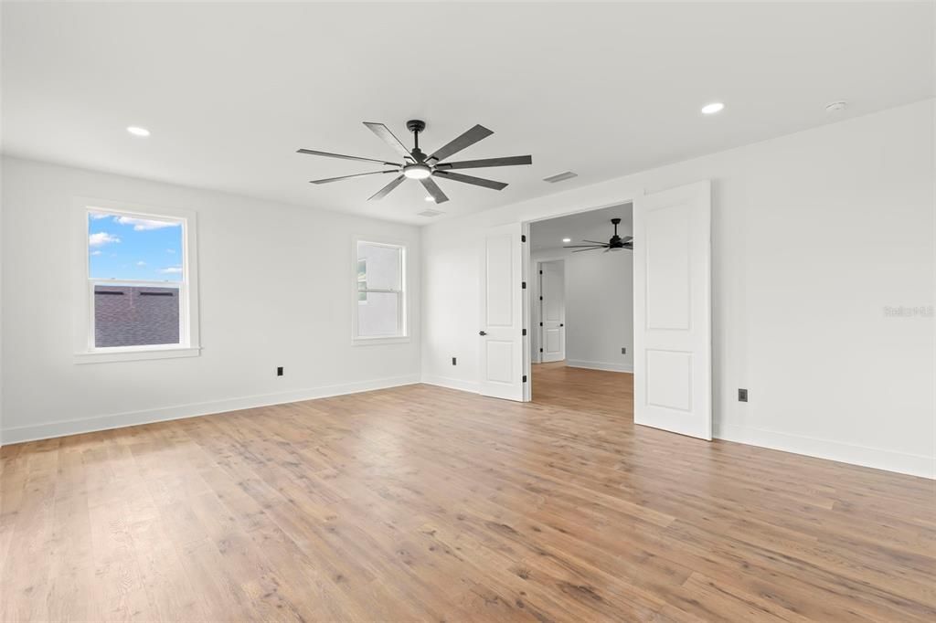 Empty room, Interior, Recessed Lighting, Wood Texture Flooring