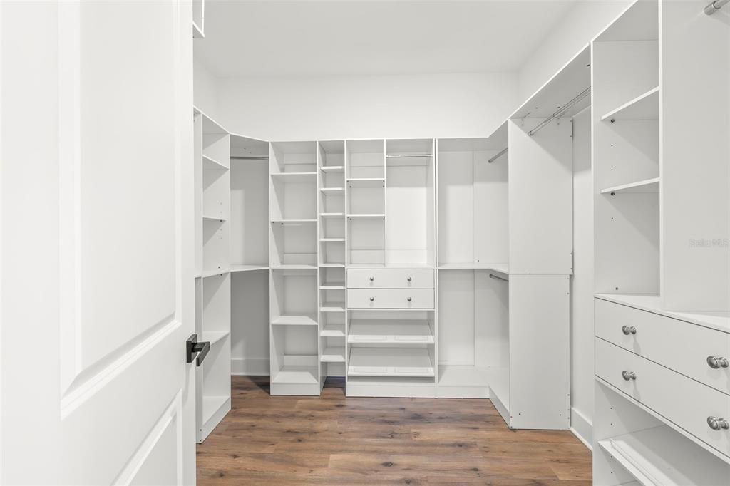 Interior, Walk-in Closets, Wood Texture Flooring