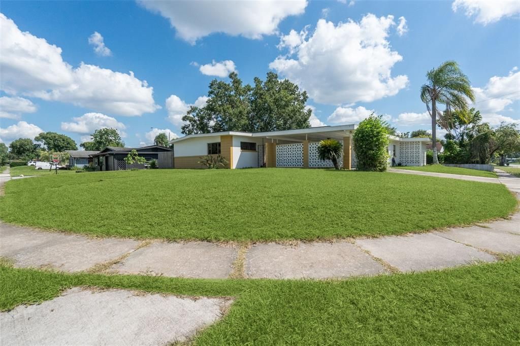 Backyard, Exterior