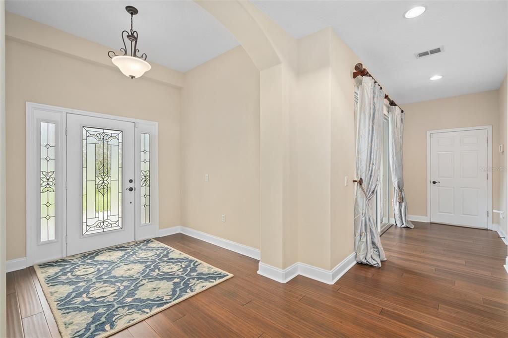 Interior, Pendant Lights, Recessed Lighting, Wood Texture Flooring