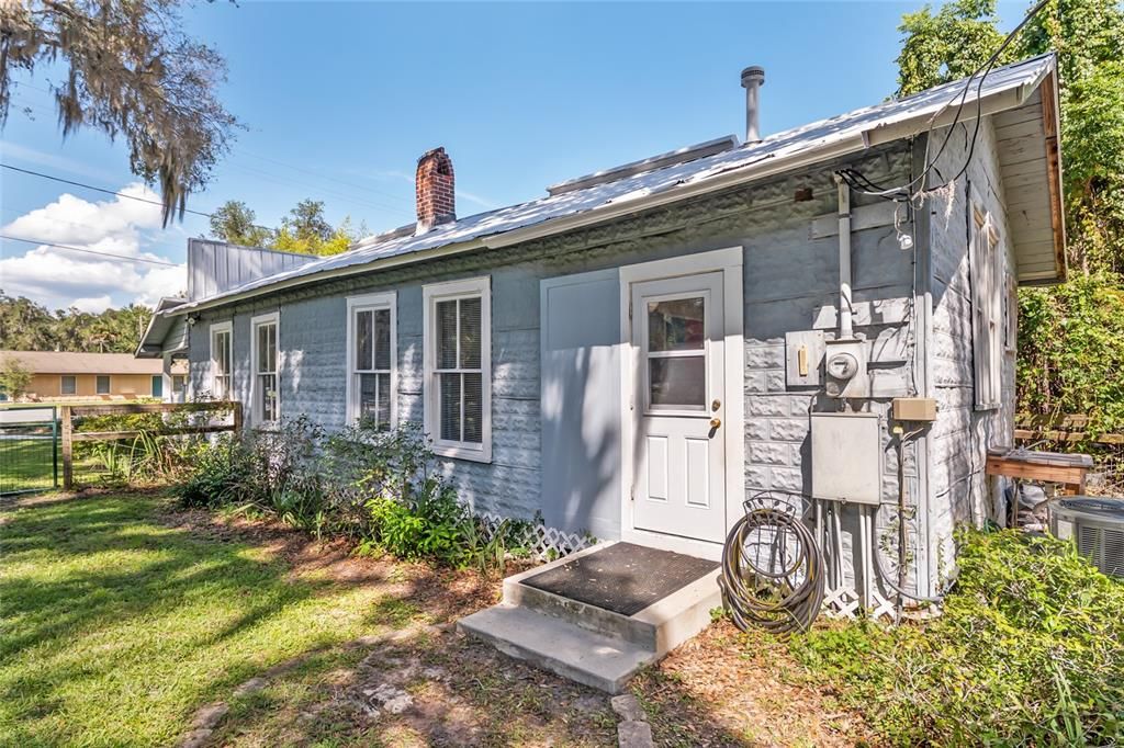 Backyard, Exterior