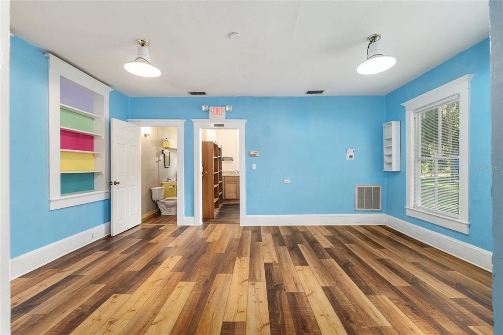 Bathroom, Empty room, Interior, Pendant Lights, Wood Texture Flooring